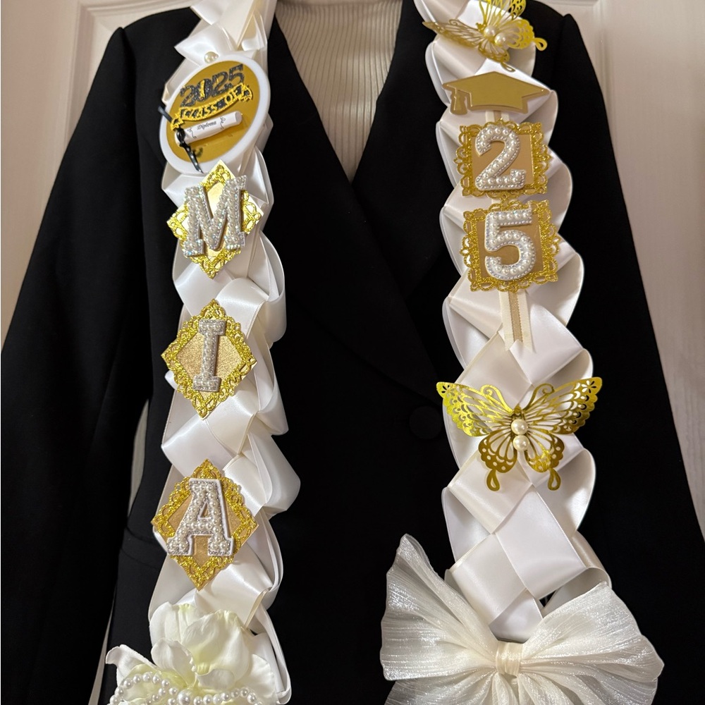Graduation leis, or  homecoming mums custom-made designed. Message to  order
